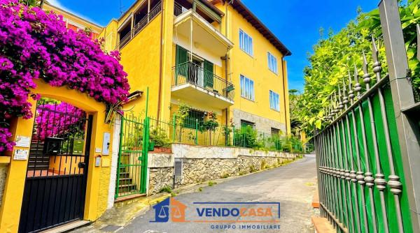 Villa bifamiliare in Via della Cornice, Pietra Ligure