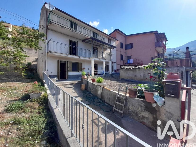 Casa indipendente in Localitã&nbsp; Terredonniche, Fiumefreddo Bruzio