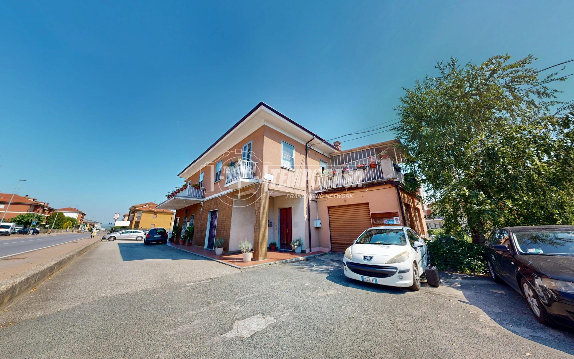 Trilocale in Via Statale 34, Santa Vittoria d'Alba