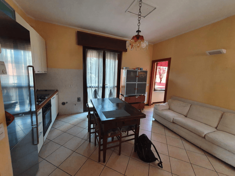 Stanza in appartamento in Via Alcide De Gasperi, Biassono — foto 2 di 5