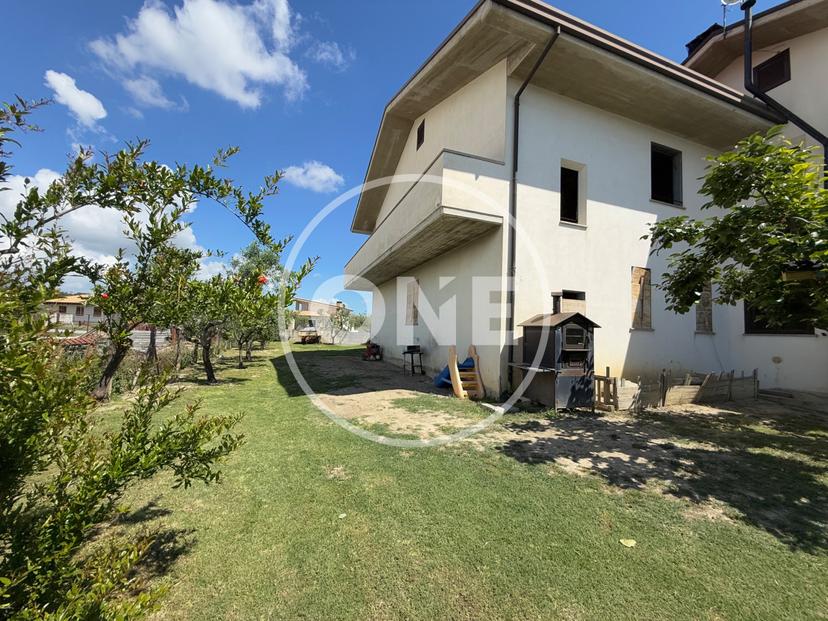 Villa a schiera in Contrada Collina 18, Nocciano — foto 2 di 5