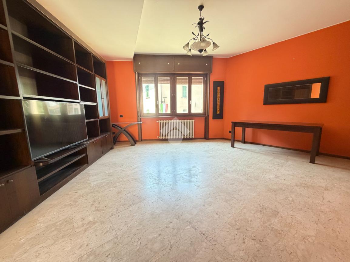 Trilocale in Via Regina Margherita 31, Gorlago