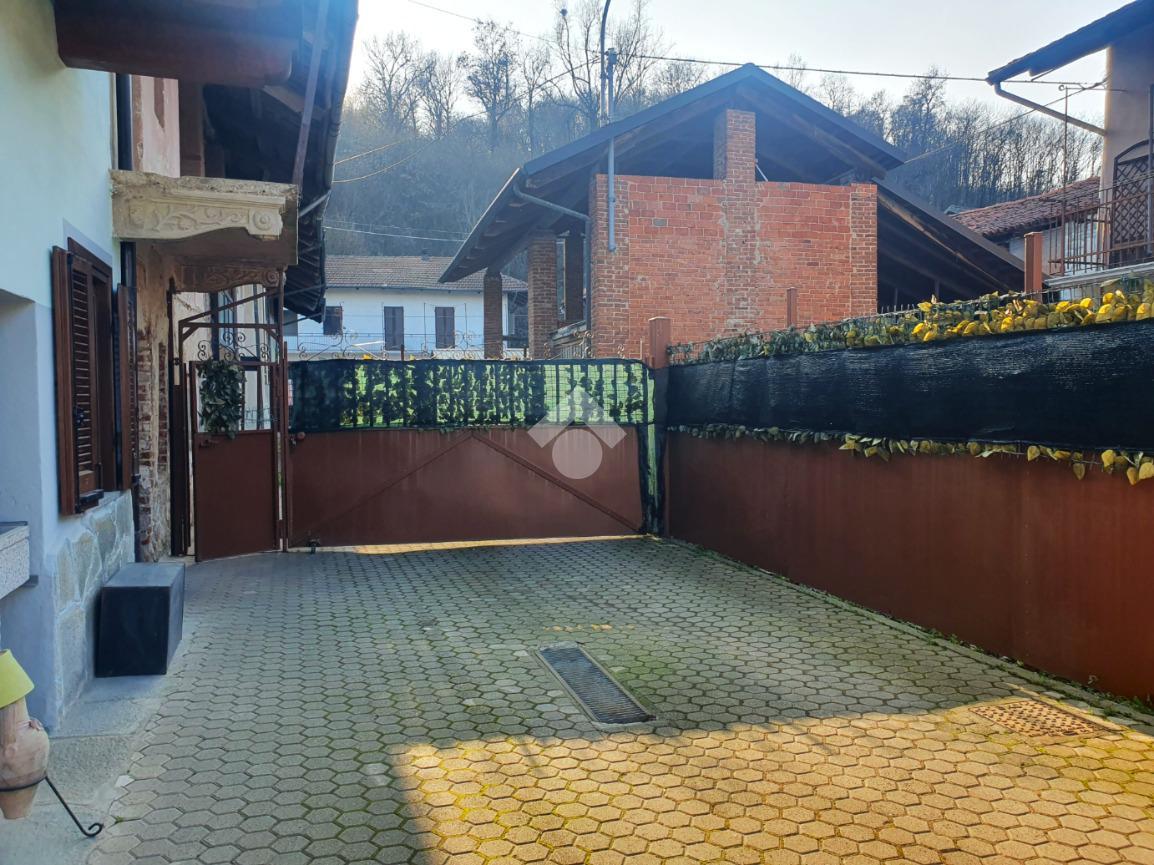 Casa indipendente in Via Nino Costa 21, Front