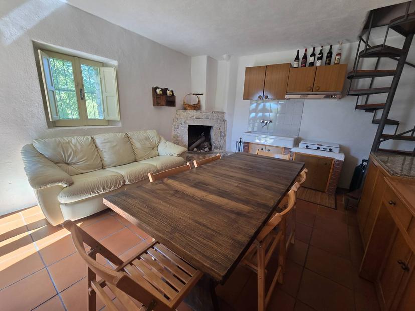 Rustico in Via della Montagna Snc, Tione degli Abruzzi — foto 3 di 5