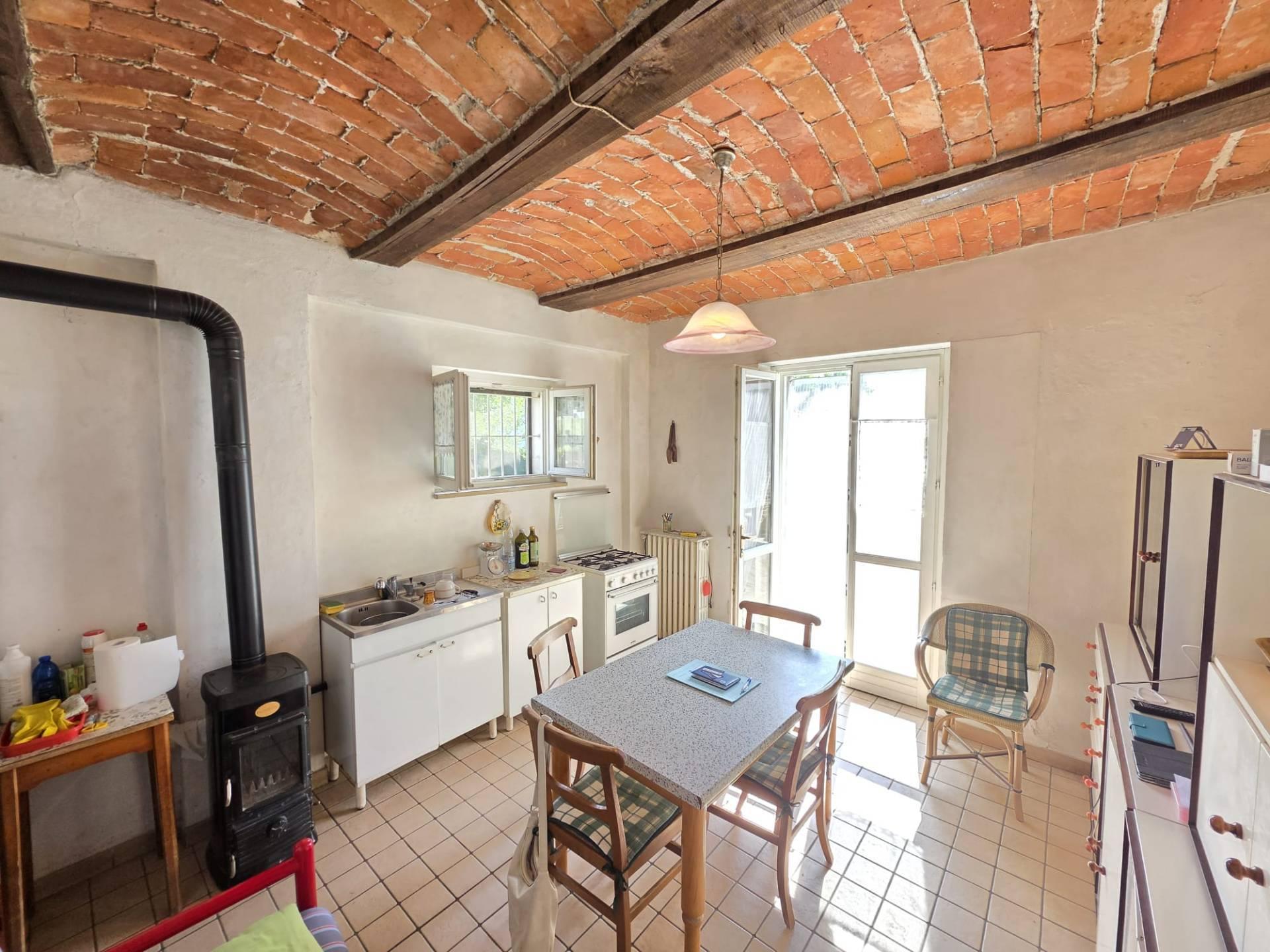 Casa indipendente in Frazione San Giulio 120, San Damiano d'Asti