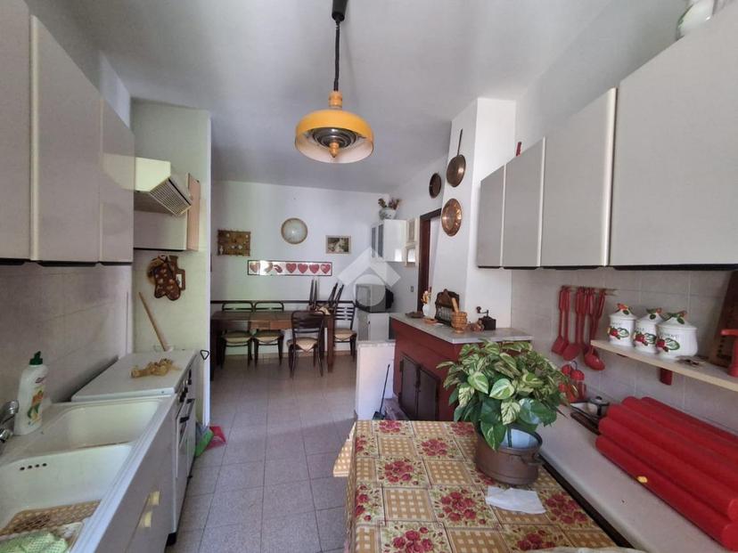 Trilocale in Via Generale G. Fricchione 64, Grottolella — foto 3 di 5