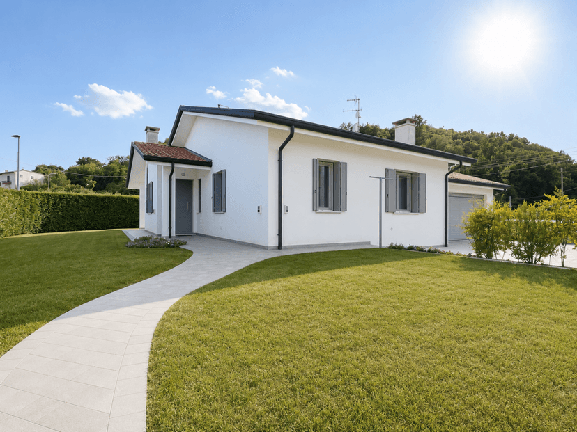 Casa indipendente in Via Martiri della Libertà, Costabissara — foto 4 di 5