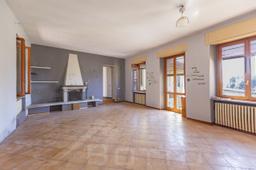 Villa in Via Vittoria 2, Bolzano Novarese