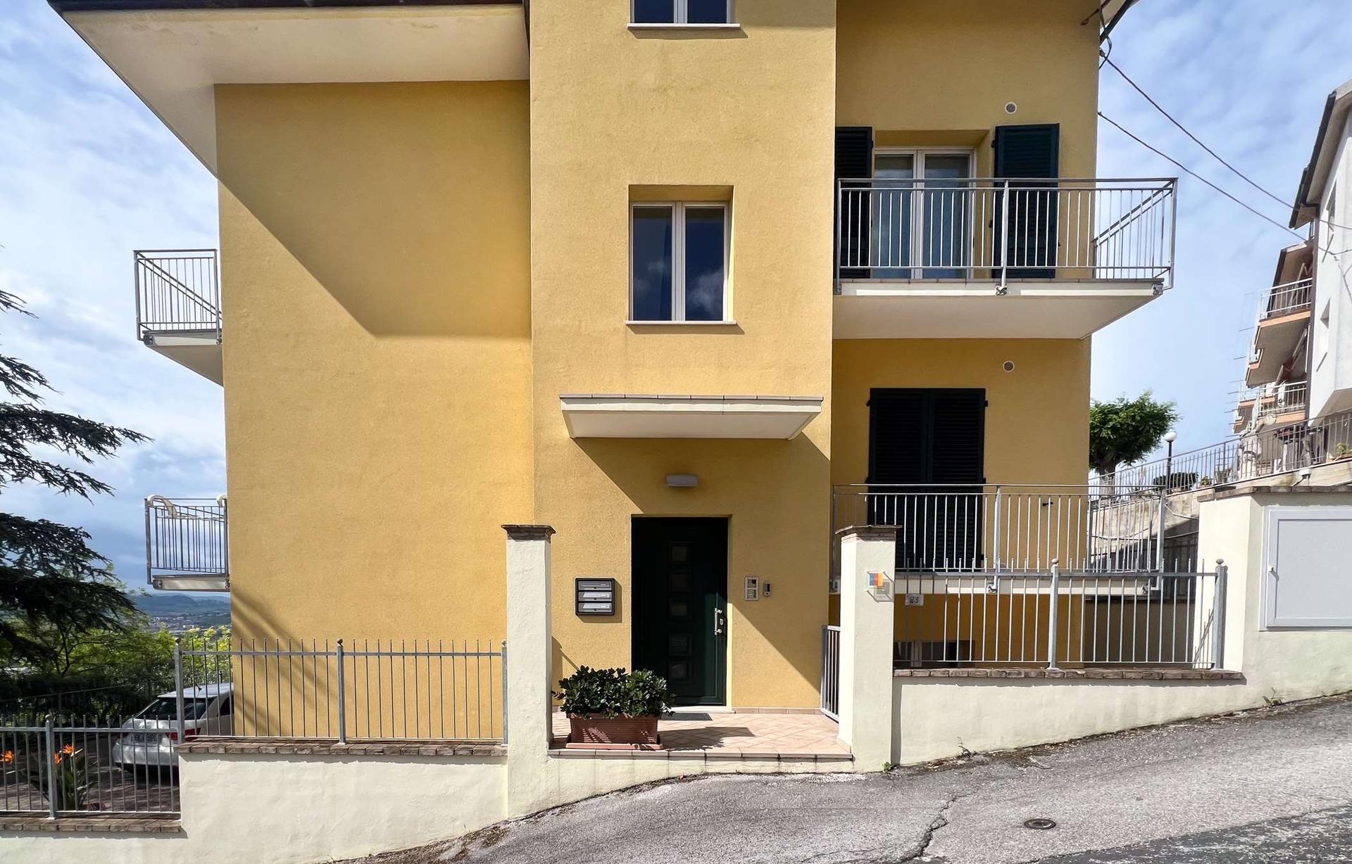 Bilocale in Via Colombo 23, Camerano