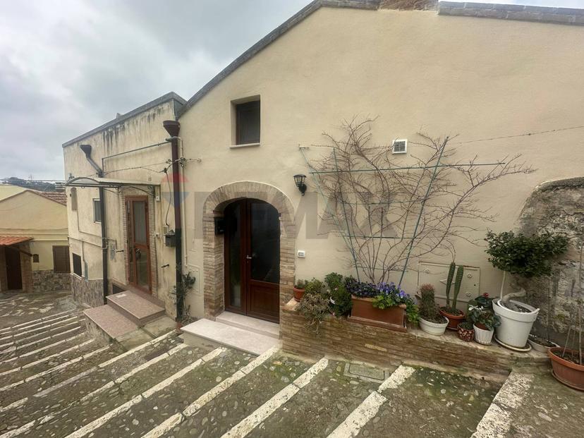 Trilocale in Calata Filippo Cassola 2, Ferrandina — foto 2 di 5