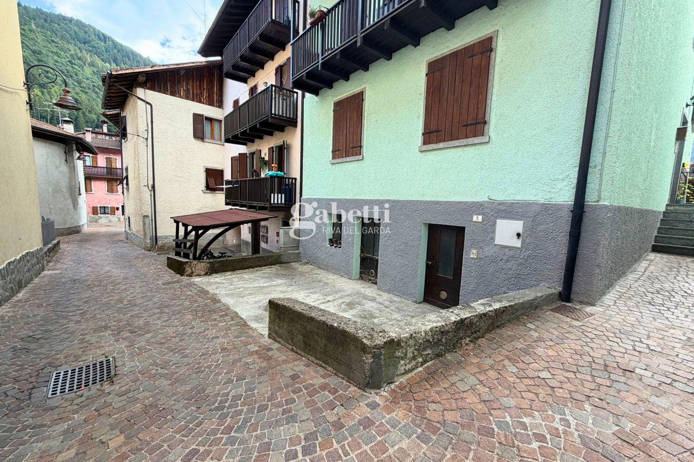 Trilocale in Vicolo Peciaioli 3, Ledro