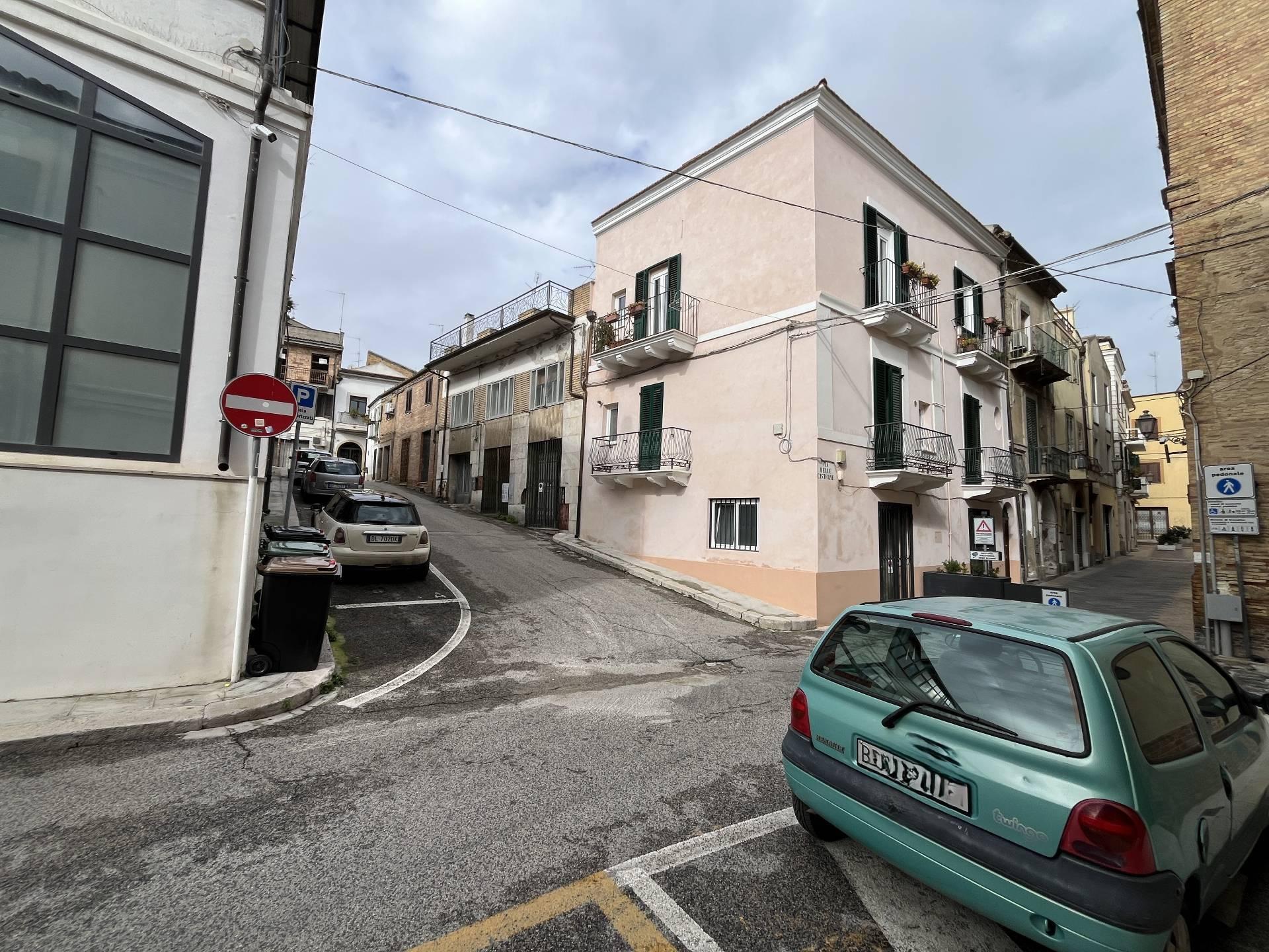 Casa indipendente in Piazza Santa Chiara, Vasto