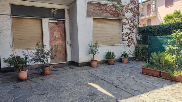 Appartamento in Via Giuseppe Garibaldi, Carugo — foto 3 di 3
