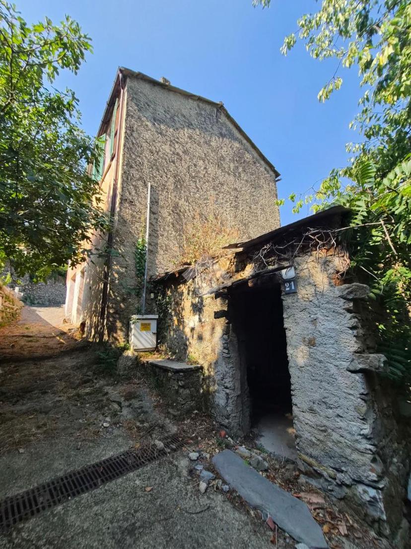 Casa indipendente in Via Vittorio Veneto 15, Montalto Carpasio — foto 2 di 5