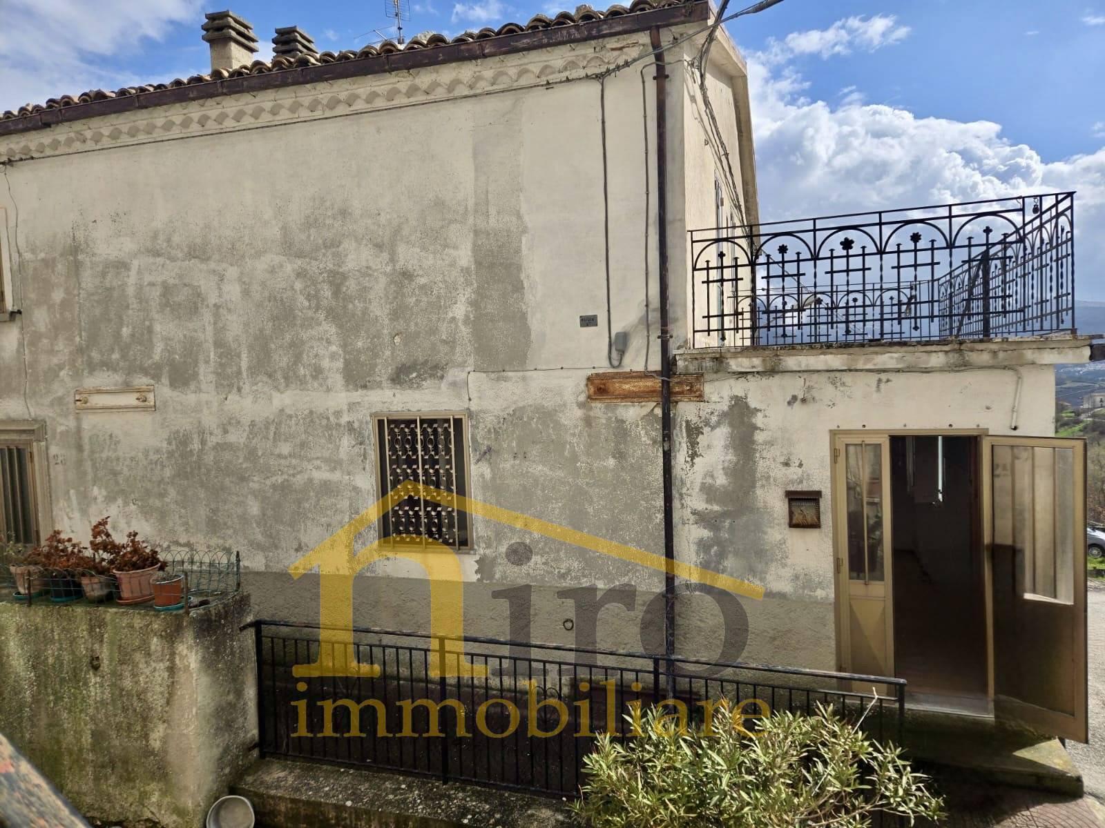 Casa indipendente in Località Casale Giardinari 29, Gamberale