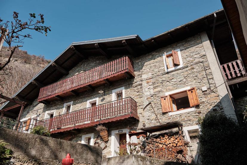 Casa indipendente in Via Prele, Donnas — foto 2 di 5