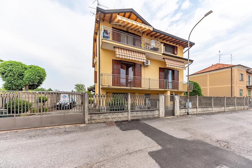 Villa in Via Monte Nevoso, 10, Lainate — foto 2 di 5