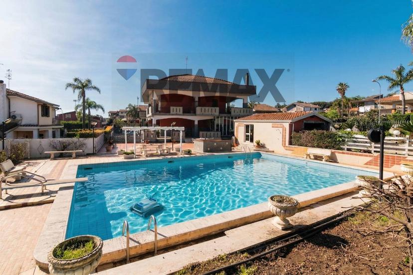Villa in Via Giovanni Pascoli 12, Aci Sant'Antonio — foto 3 di 5