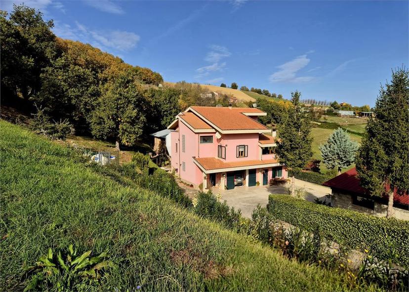 Villa in C.da Valloni 38, Castiglione Messer Raimondo — foto 4 di 5
