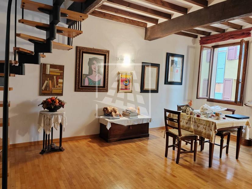 Trilocale in Via S. Domenico, Reggio nell'Emilia