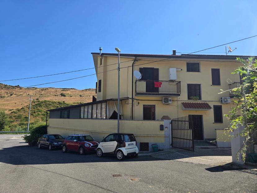 Appartamento in Località Donnantona 11, Borgia