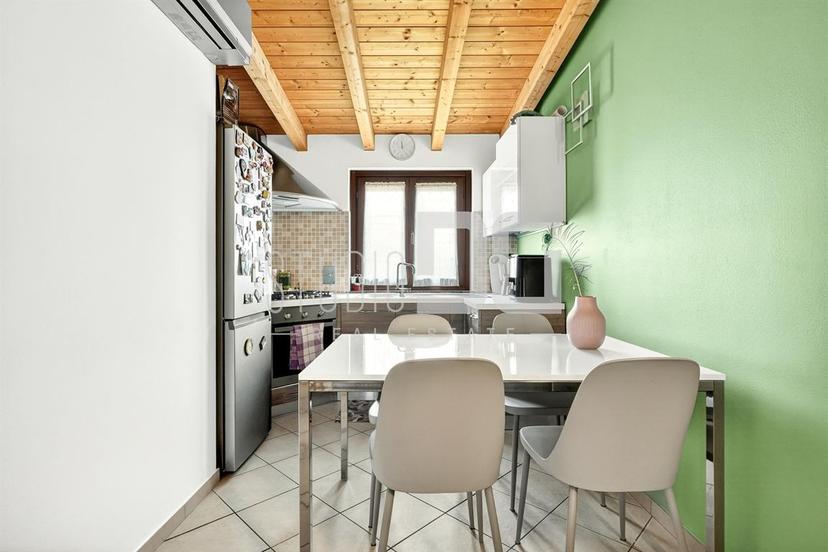 Trilocale in Via Como, Meda