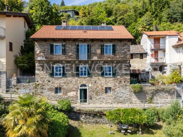 Villa in Via Temistocle Solera 10, Maccagno con Pino e Veddasca