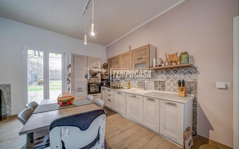 Villa in Via Luigi Cadorna 5, Cairate — foto 4 di 5