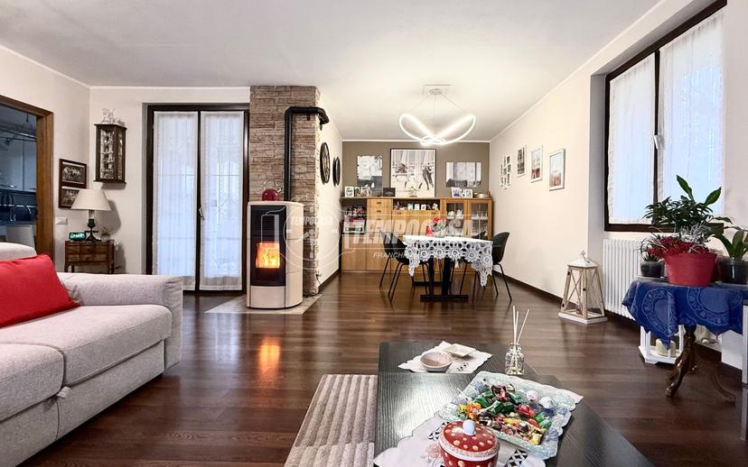 Villa a schiera in Via XXV Aprile 86, Lesmo