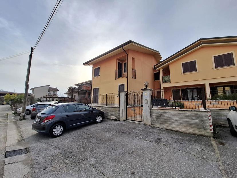 Villa a schiera in Via Beniamino Cataldi Snc, Isola del Liri — foto 3 di 5