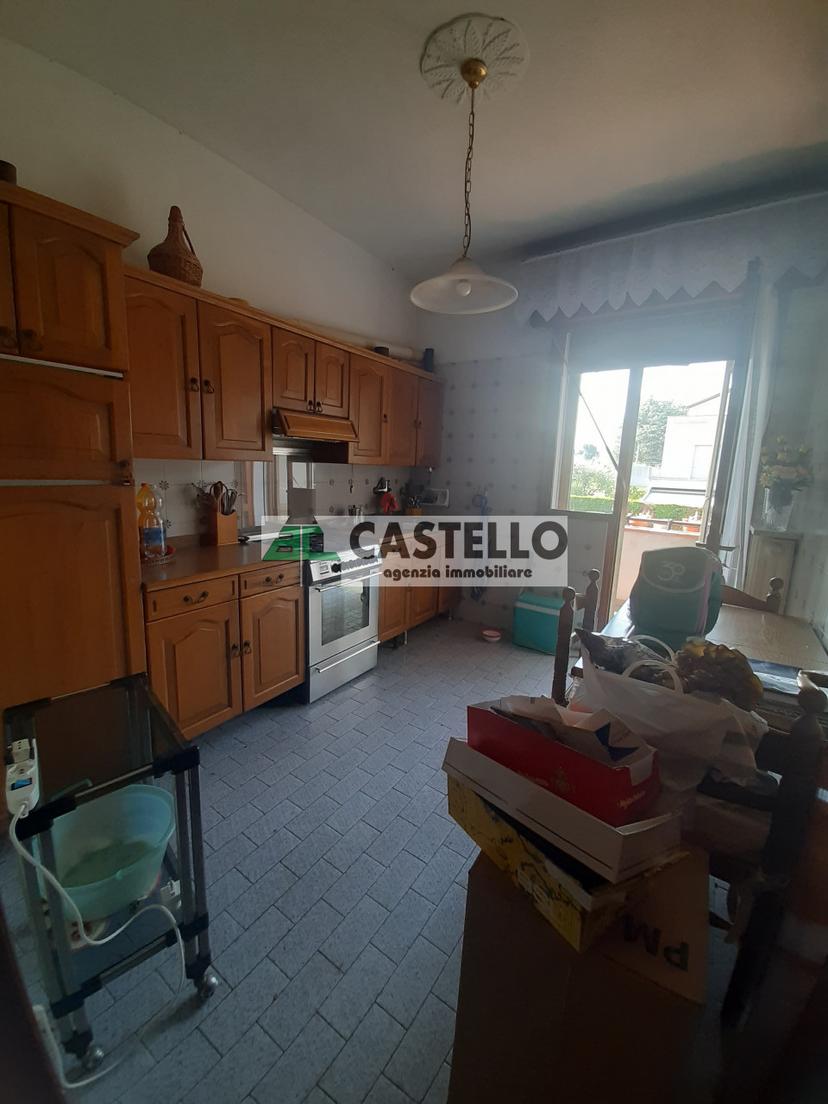 Appartamento in Via San Pio X, Abano Terme