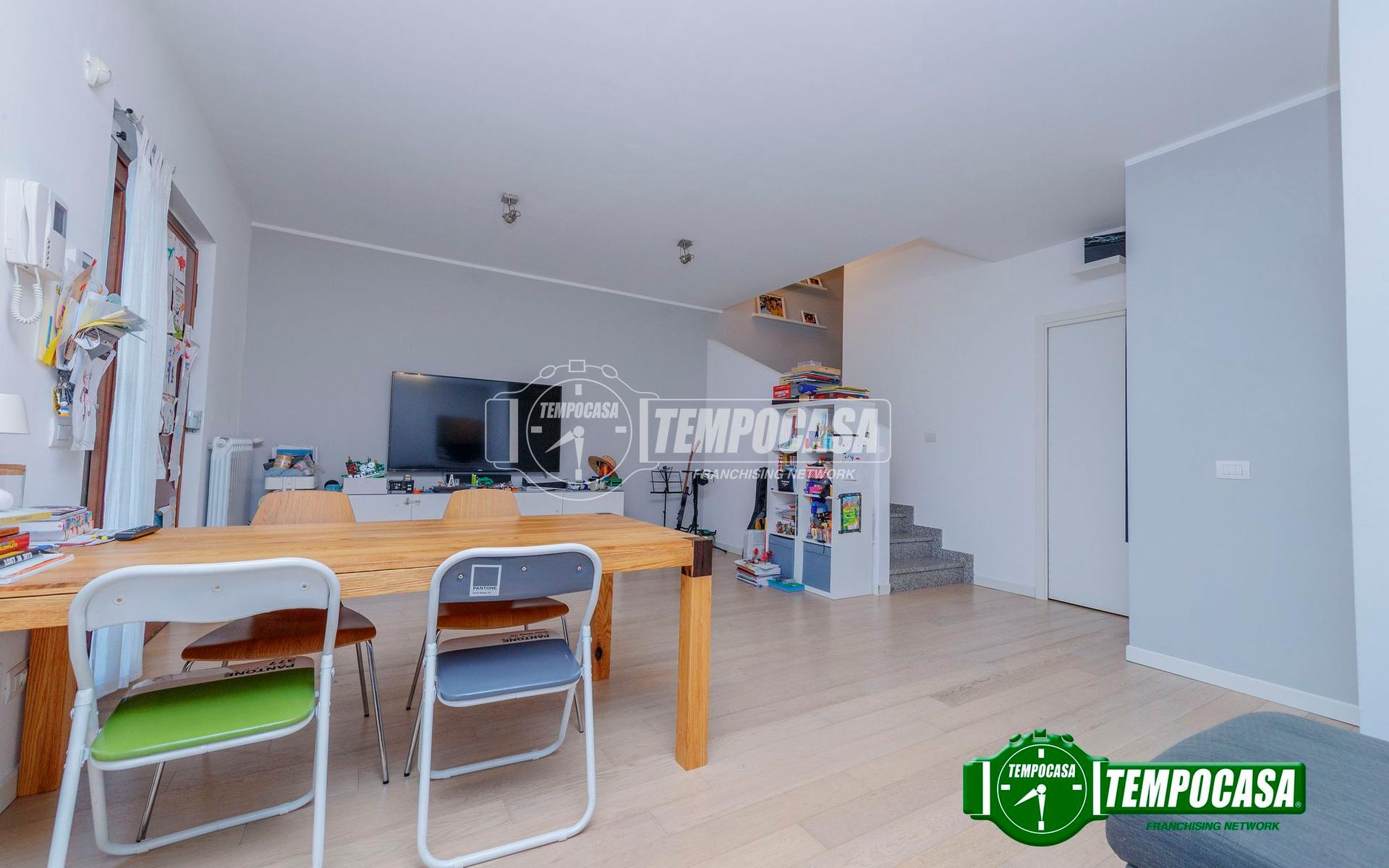 Villa a schiera in Via 2 Giugno, Casorate Primo