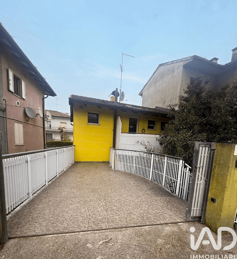 Casa indipendente in Viale Palmanova 110, Udine