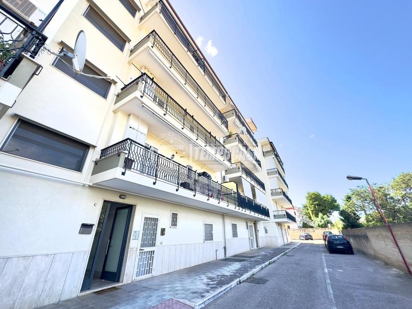 Trilocale in Piazza 2 Giugno 13/C, Valenzano — foto 4 di 5