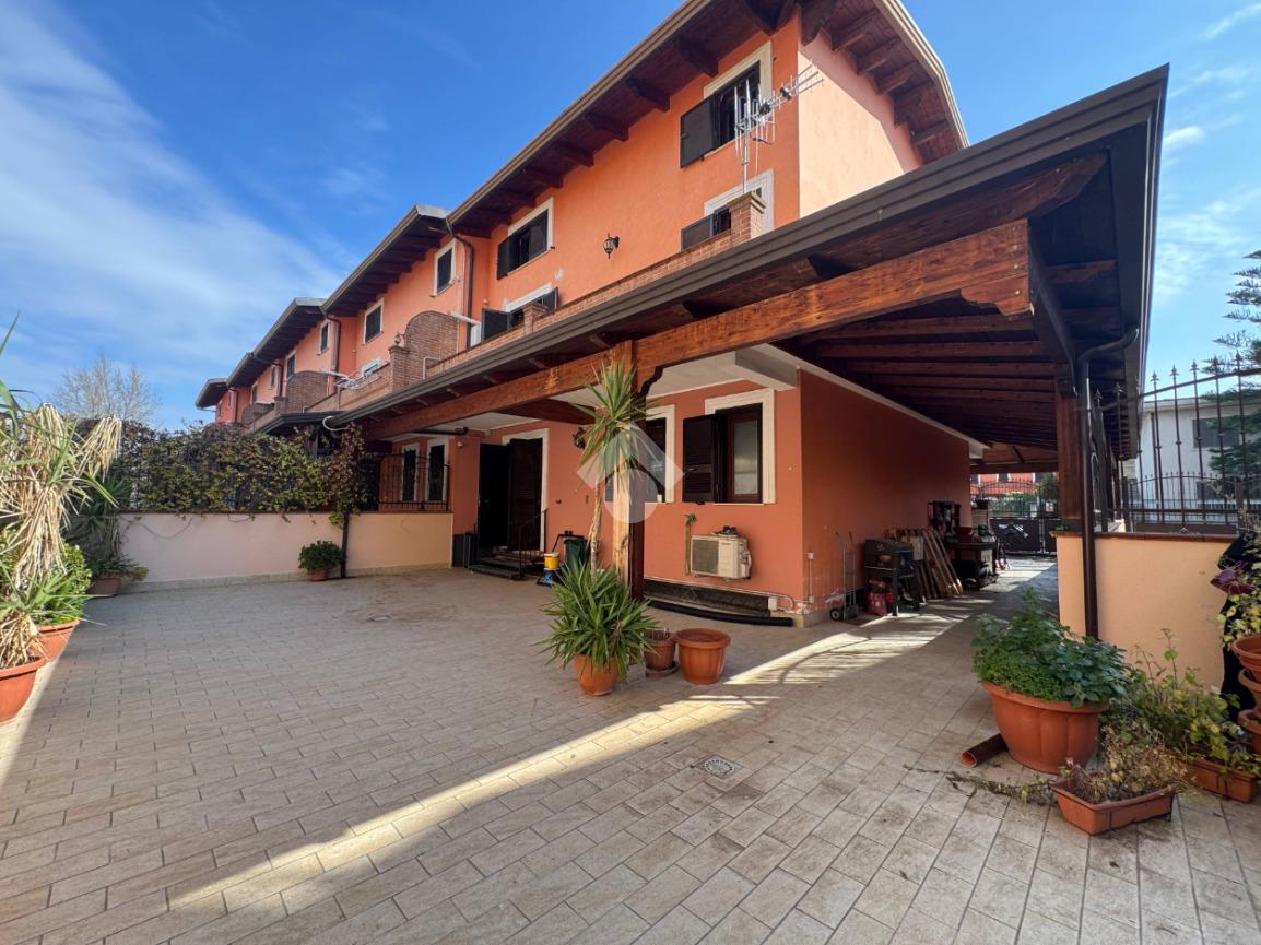 Villa a schiera in Strada S. Michele, Aversa