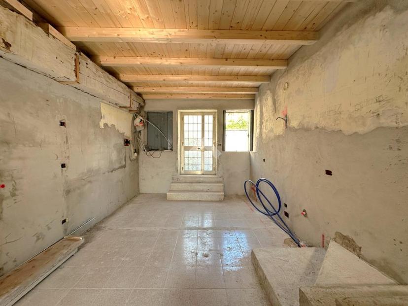 Casa indipendente in Via Martiri della Liberta' 29, Montecchio Maggiore — foto 3 di 5