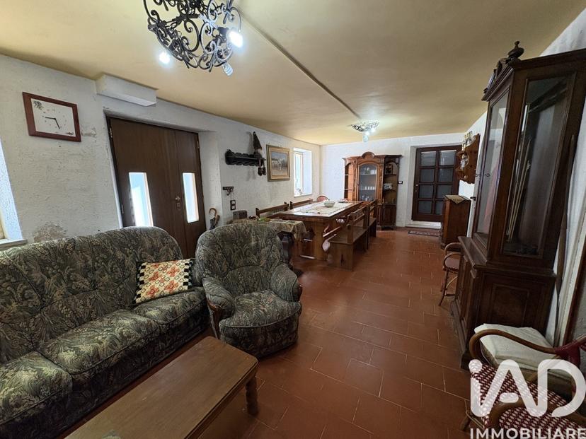 Casa indipendente in Frazione Montevecchio, Pergola