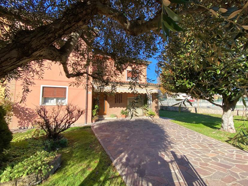 Villa in Via Guido Negri, Lozzo Atestino — foto 2 di 5