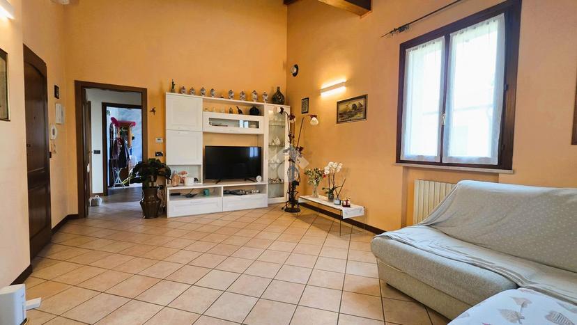 Trilocale in Via Cavour 32, Bagnolo San Vito — foto 5 di 5