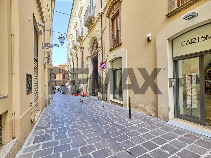 Appartamento in Via Cesare De Lollis 10, Chieti