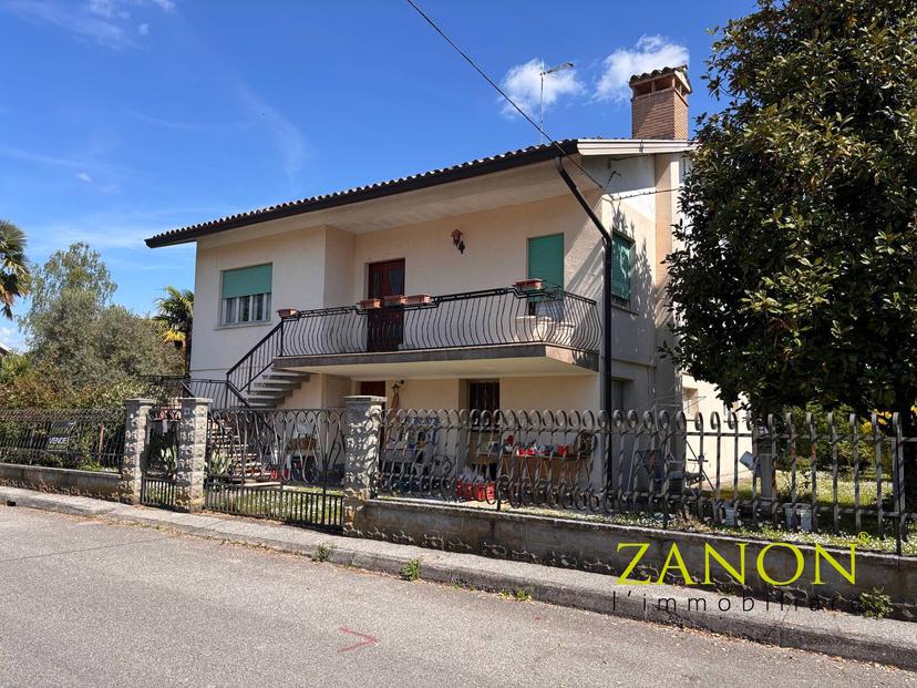 Casa indipendente in Via Treffen 4, Capriva del Friuli — foto 4 di 5