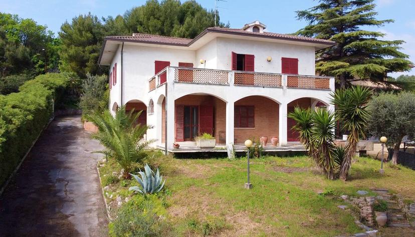Villa in Via Donizetti, Porto San Giorgio — foto 3 di 5