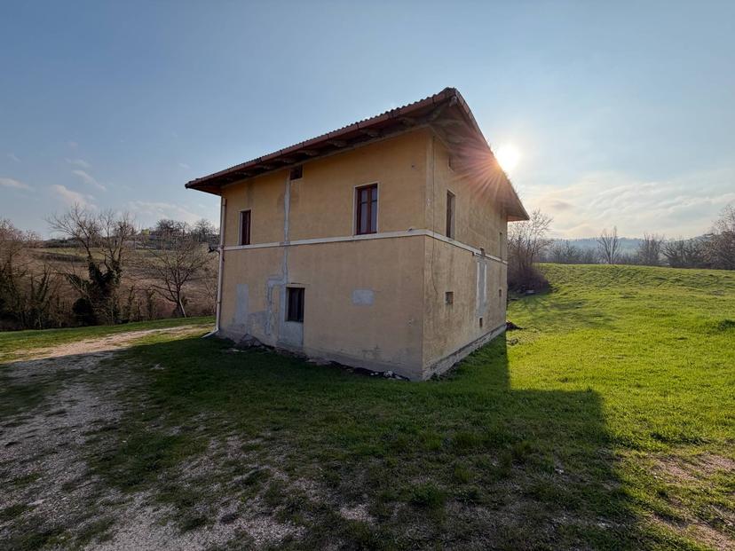 Casa indipendente in C.da San Rocco, Tolentino — foto 5 di 5
