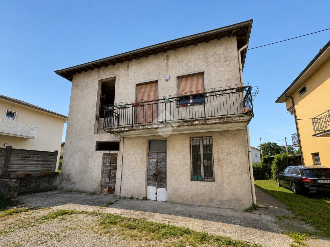 Quadrilocale in Via Fratelli Roncelli 42, Almenno San Bartolomeo
