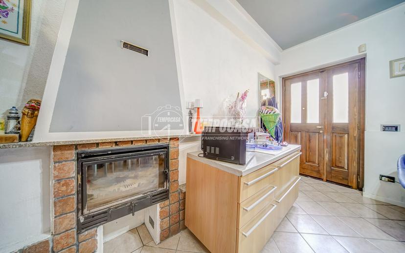 Casa indipendente in Via Cesare Battisti 13, Carnago — foto 4 di 5