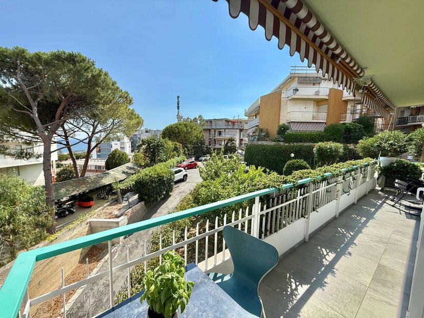 Trilocale in Via Padre Semeria 228, Sanremo