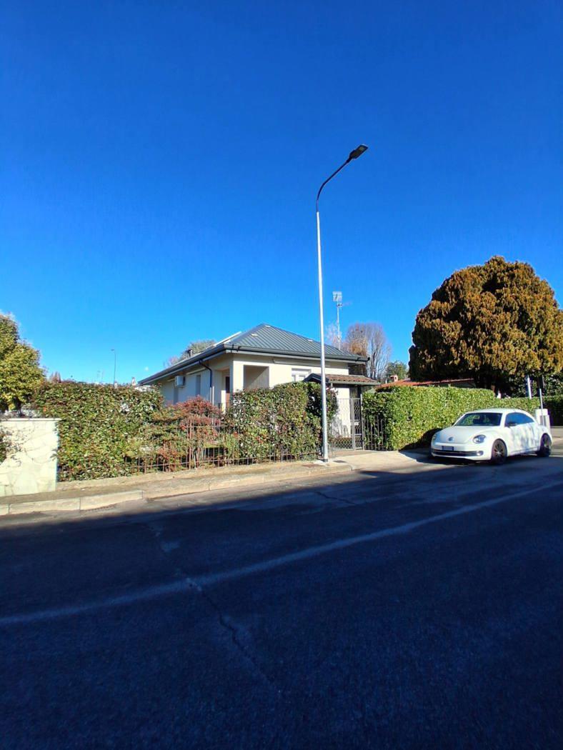 Villa in Via dei Tulipani 12, Inzago — foto 2 di 5