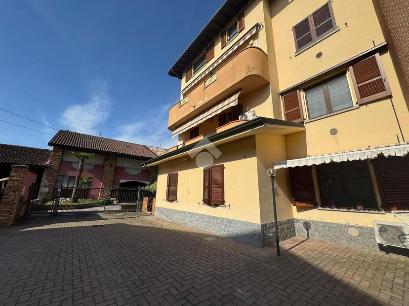 Trilocale in Via Vincenzo Bellini 8, Vailate — foto 3 di 5