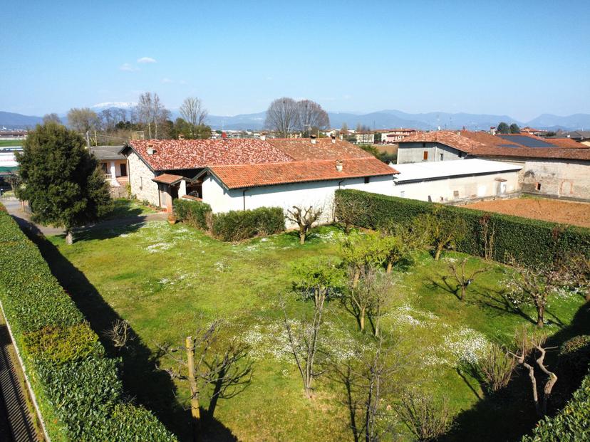 Casa indipendente in Via Milano, Rovato — foto 3 di 5