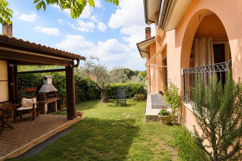 Villa a schiera in Via Roberto Ruffilli, Poggio Mirteto — foto 2 di 5